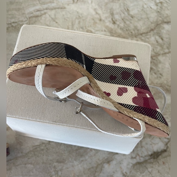 Burberry white leather platform sandals . Size 9 - Picture 3 of 7